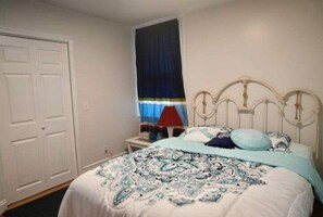 2 bedrooms, iron/ironing board, free WiFi, bed sheets
