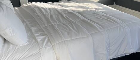 4 bedrooms, iron/ironing board, WiFi, bed sheets