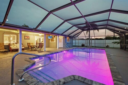 Cape Coral Sunset Oasis - Private Heated Pool & Perfect Location!