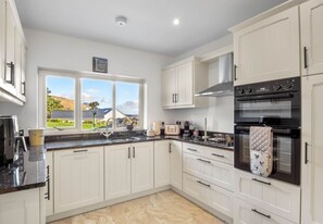 Frigorifero, microonde, forno, lavastoviglie