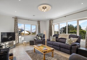 Televisie en een open haard