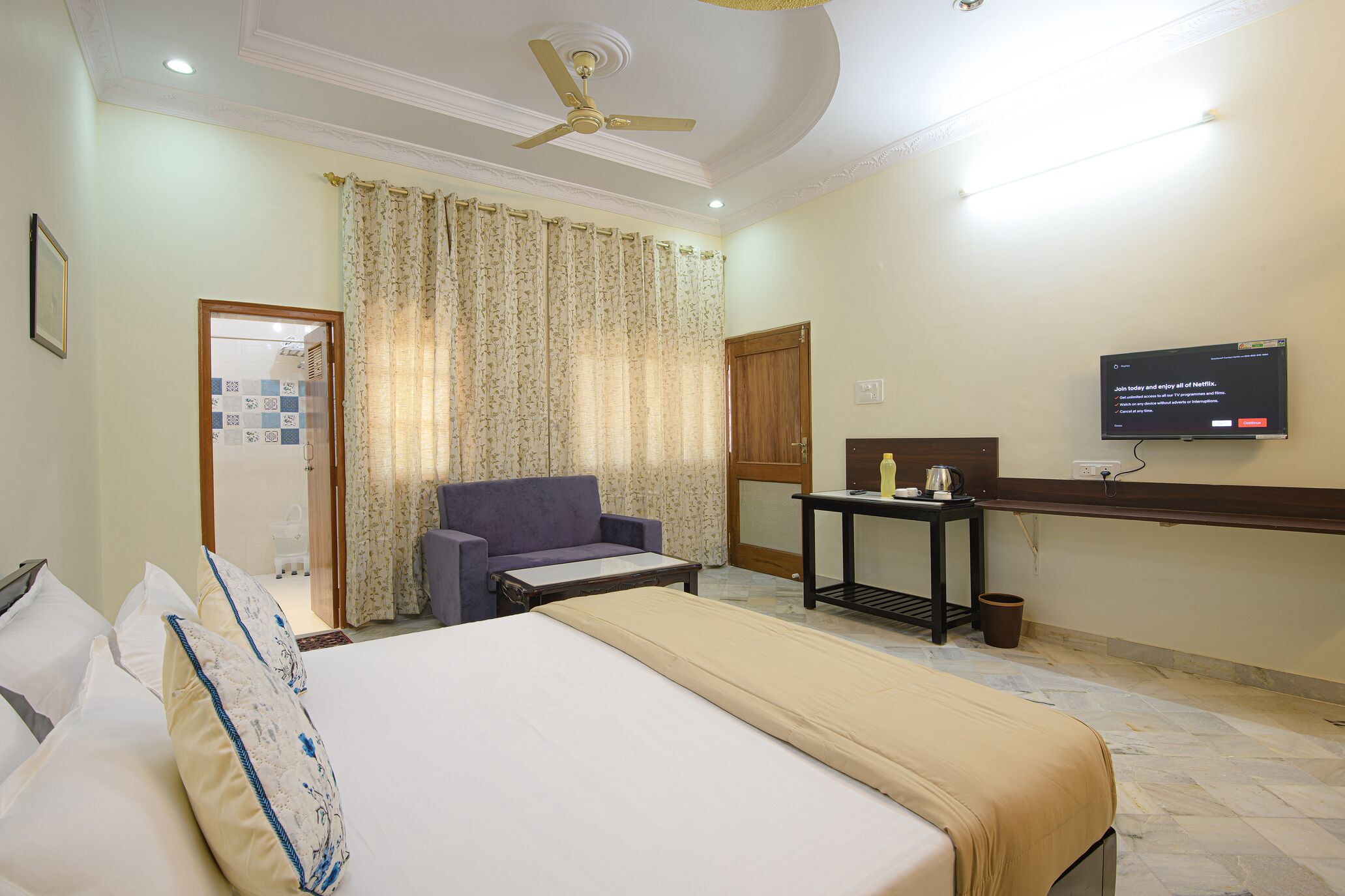 9 bedrooms, iron/ironing board, WiFi, bed sheets