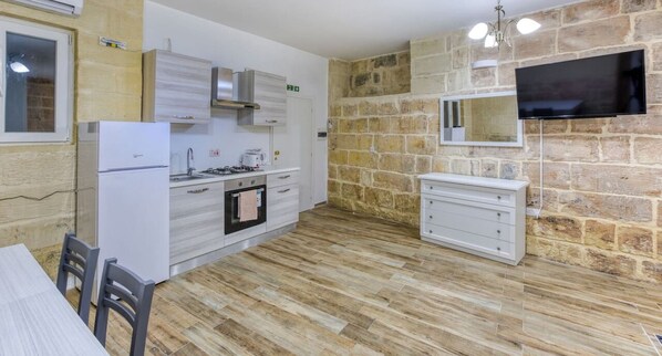 Fridge, oven, stovetop, toaster