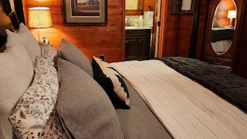1 Schlafzimmer, Schreibtisch, BĂŒgeleisen/BĂŒgelbrett, WLAN