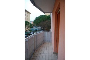 Apartment, 2 Schlafzimmer, Balkon, Stadtblick | Terrasse/Patio