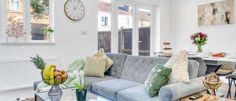 Luxury Apartment | Living area