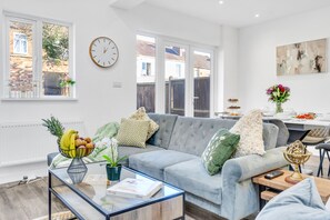 Luxury Apartment | Living area