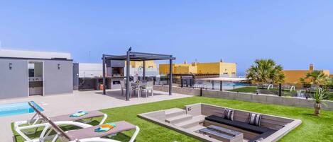 屋外ダイニングエリア