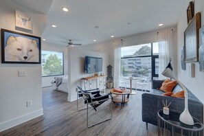 1 habitación, escritorio, tabla de planchar con plancha y wifi gratis