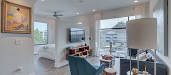 The Hive 301 King Suite