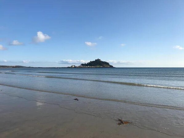 Beach - Immaculate Studio Apartment Just Outside Penzance (Penzance)