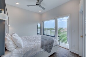 2 habitaciones, escritorio, tabla de planchar con plancha y wifi gratis