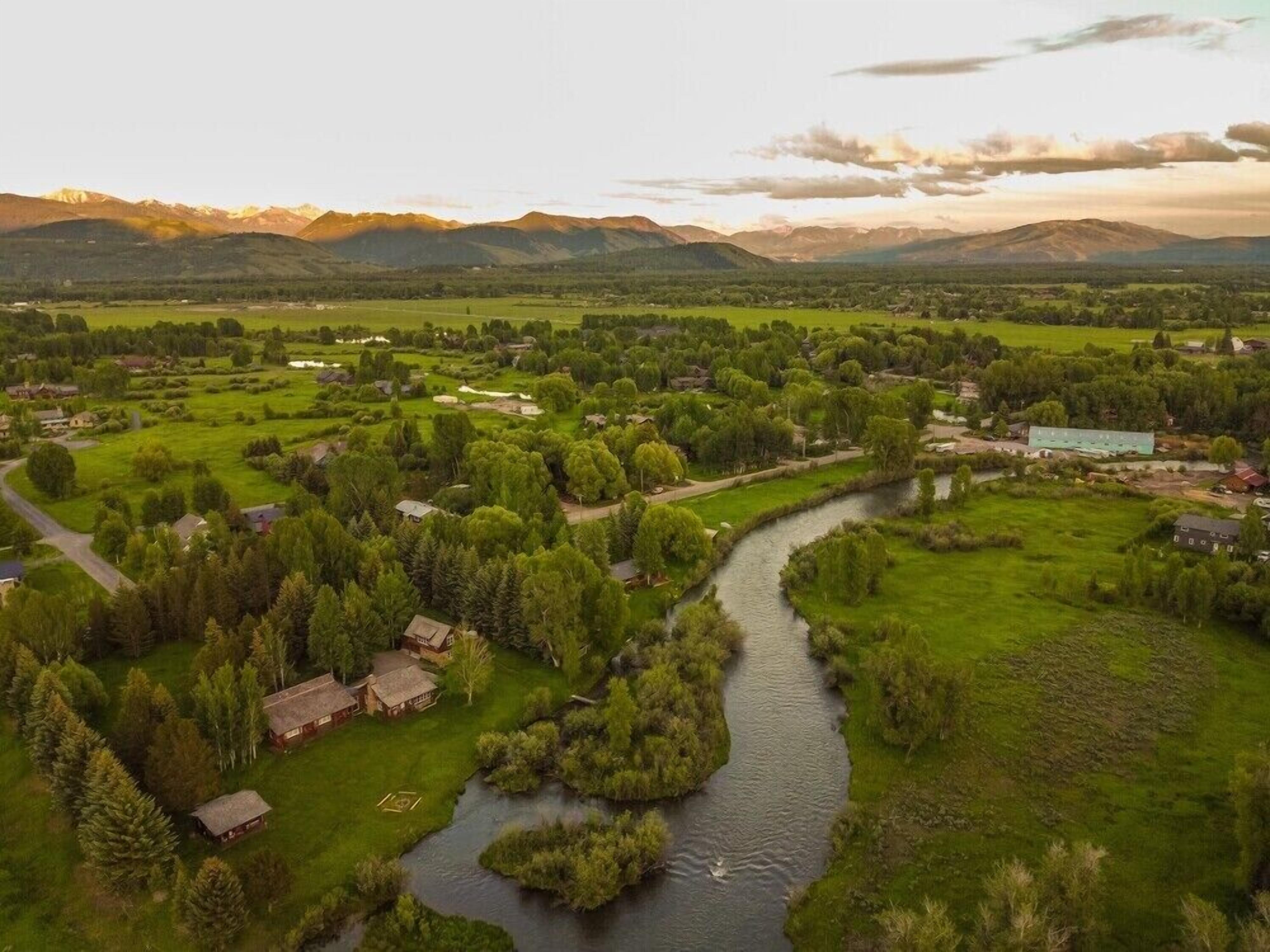 Secluded Riverfront Retreat