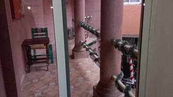 Habitación doble Premium | Escritorio, wifi gratis y ropa de cama