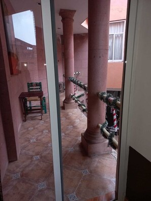 Premium Double Room | Desk, free WiFi, bed sheets - Hotel Alameda maravatio (Maravatío)