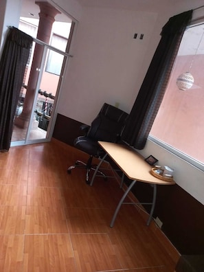 ห้องพรีเมียมดับเบิล | โต๊ะทำงาน, Wi-Fi ฟรี, ผ้าปูที่นอน