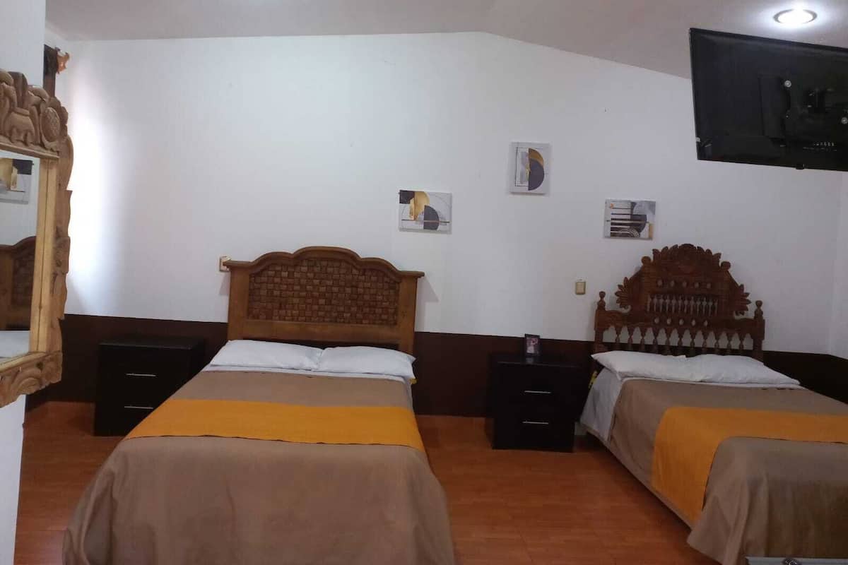 Traditional Double Room | Desk, WiFi (free), bed sheets