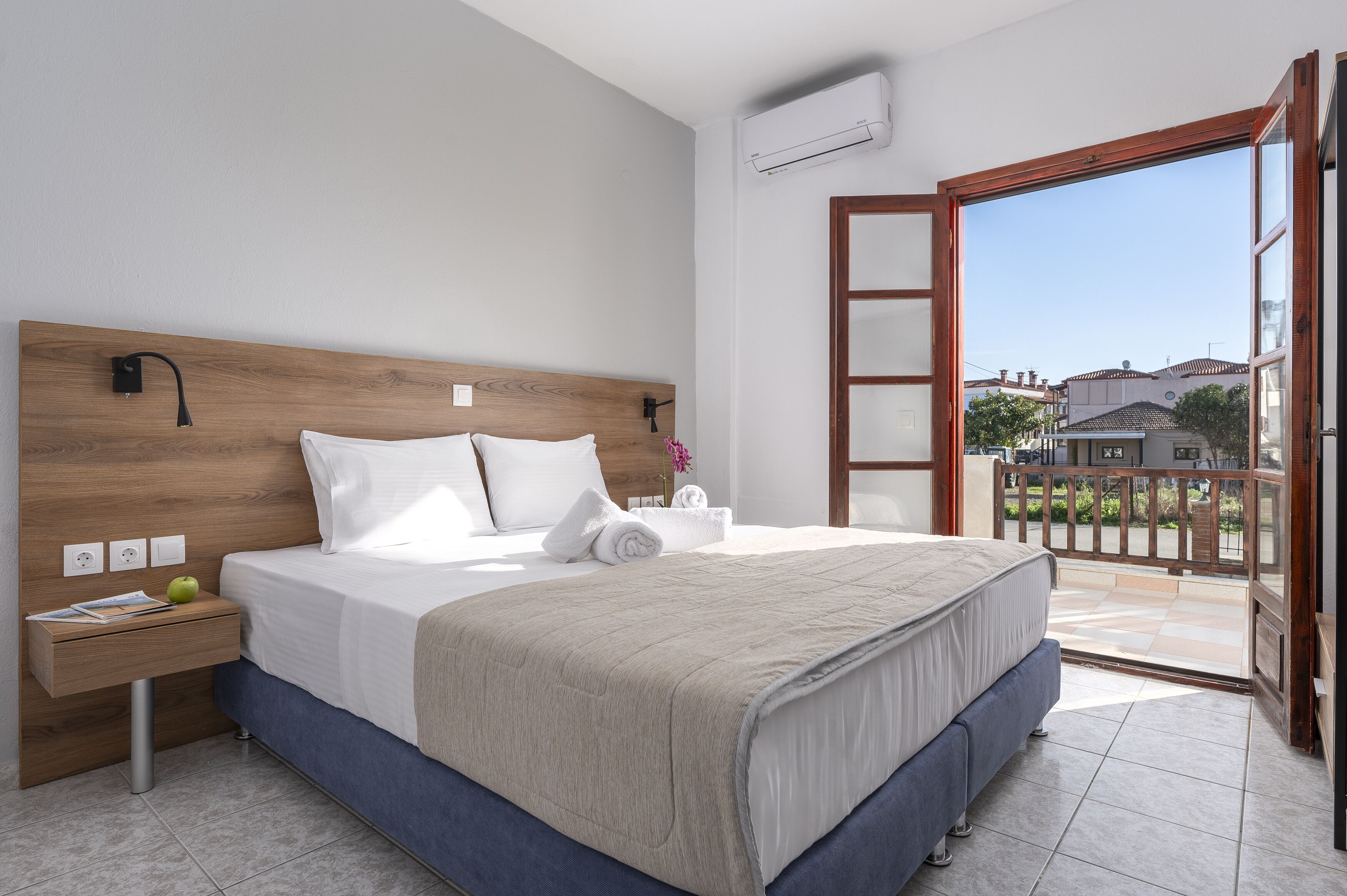 Fer et planche à repasser, Wi-Fi gratuit, draps fournis