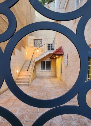 Exterior detail - Cozy Apartment in Dair Ghbar Amman (Amman)