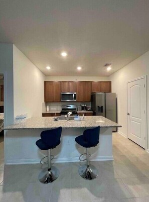 Fridge, microwave, oven, stovetop - Beautiful New Home in Houston, Texas (Cypress)
