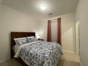 4 bedrooms, in-room safe, desk, iron/ironing board