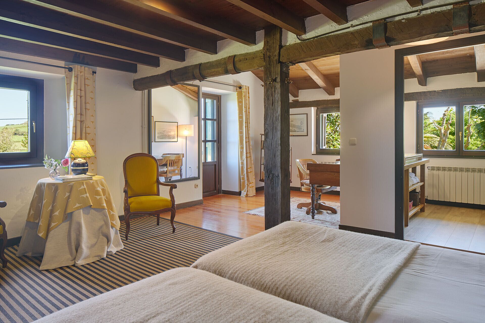 5 slaapkamers, een strijkplank/strijkijzer, gratis wifi, beddengoed