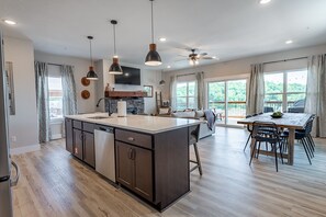 Interior - Lake + Mountain View 3BR | Hot Tub + Mins to SDC (Branson)