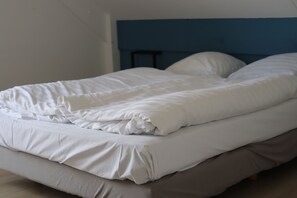 3 室のベッドルーム、セーフティボックス (室内)、旅行用ベビーベッド、WiFi (無料)
