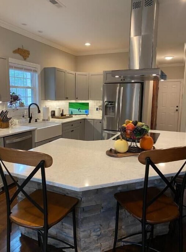 Fridge, microwave, oven, stovetop - US Open Golf Tournament (Aberdeen)