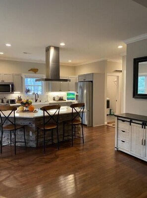 Fridge, microwave, oven, stovetop - US Open Golf Tournament (Aberdeen)