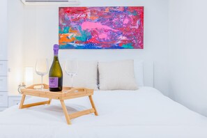 1 dormitori, escriptori, planxa i posts de planxar i wifi gratuïta 