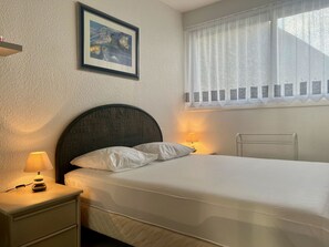 2 bedrooms, iron/ironing board