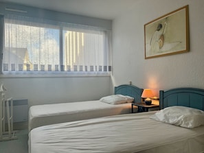 2 bedrooms, iron/ironing board - Hissez Ô-vue Mer-4p-port Maria (Quiberon)