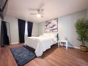 2 bedrooms, iron/ironing board, WiFi, bed sheets - Your Perfect Home Away From Home (Tallahassee)