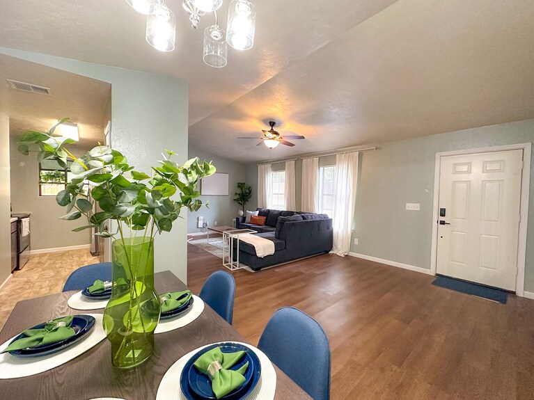 Your Perfect Home Away From Home - Tallahassee, FL