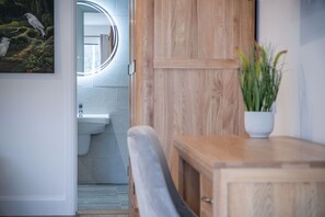 Kamar Double Mewah, 2 Tempat Tidur Double | Seprai premium dan didekorasi berbeda-beda
