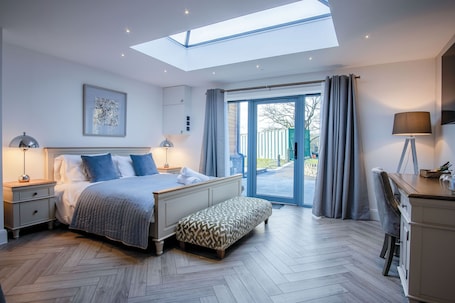 Premium bedding, individually decorated, individually furnished, desk