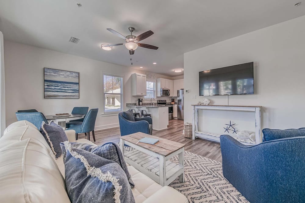 Walk to Beach- Bikes-Pool-Grill-Fitness Center-2BR Hidden Lakes 114