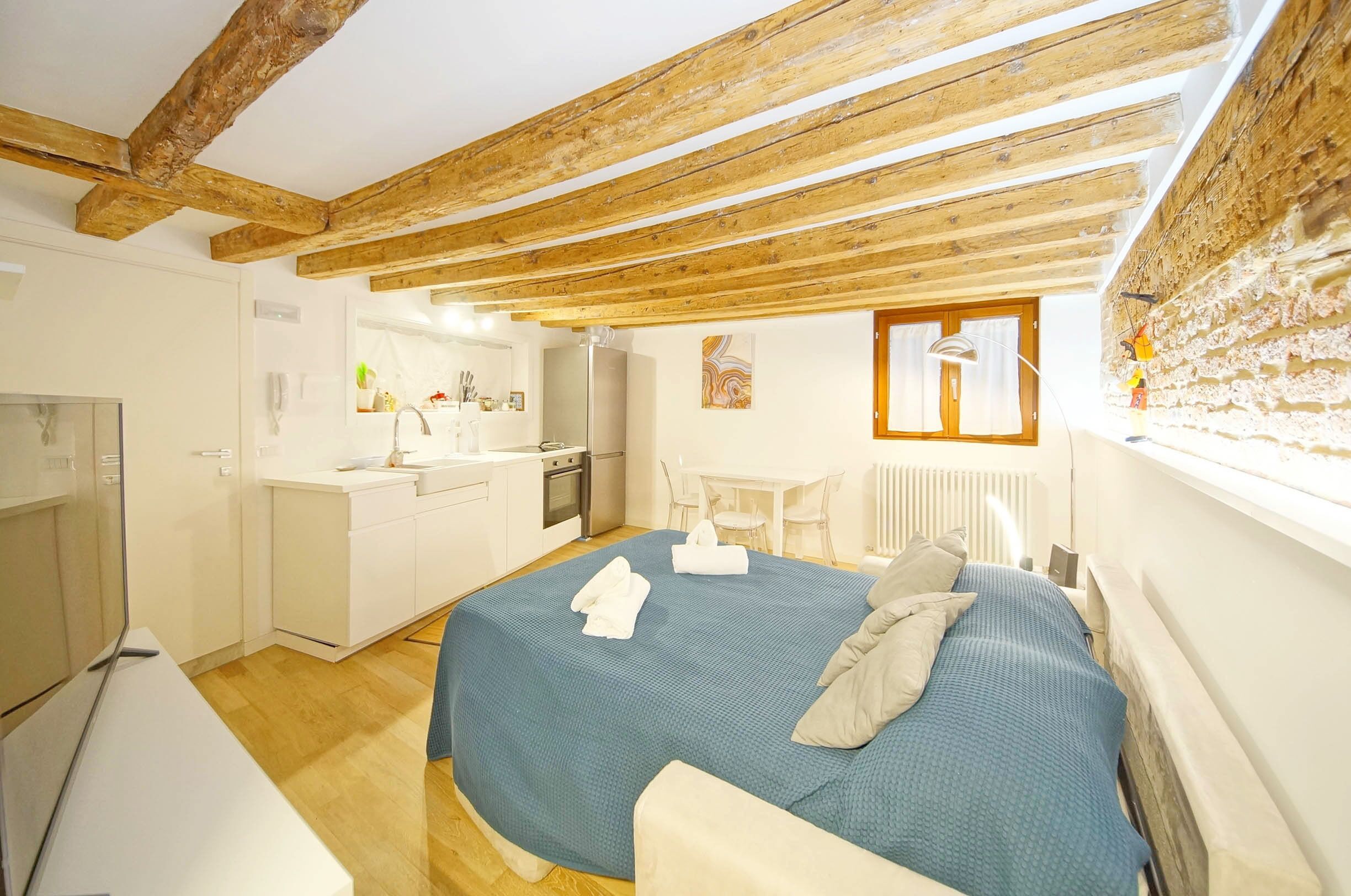 公寓 | 客廳 | 42 吋平面電視連數碼電視頻道