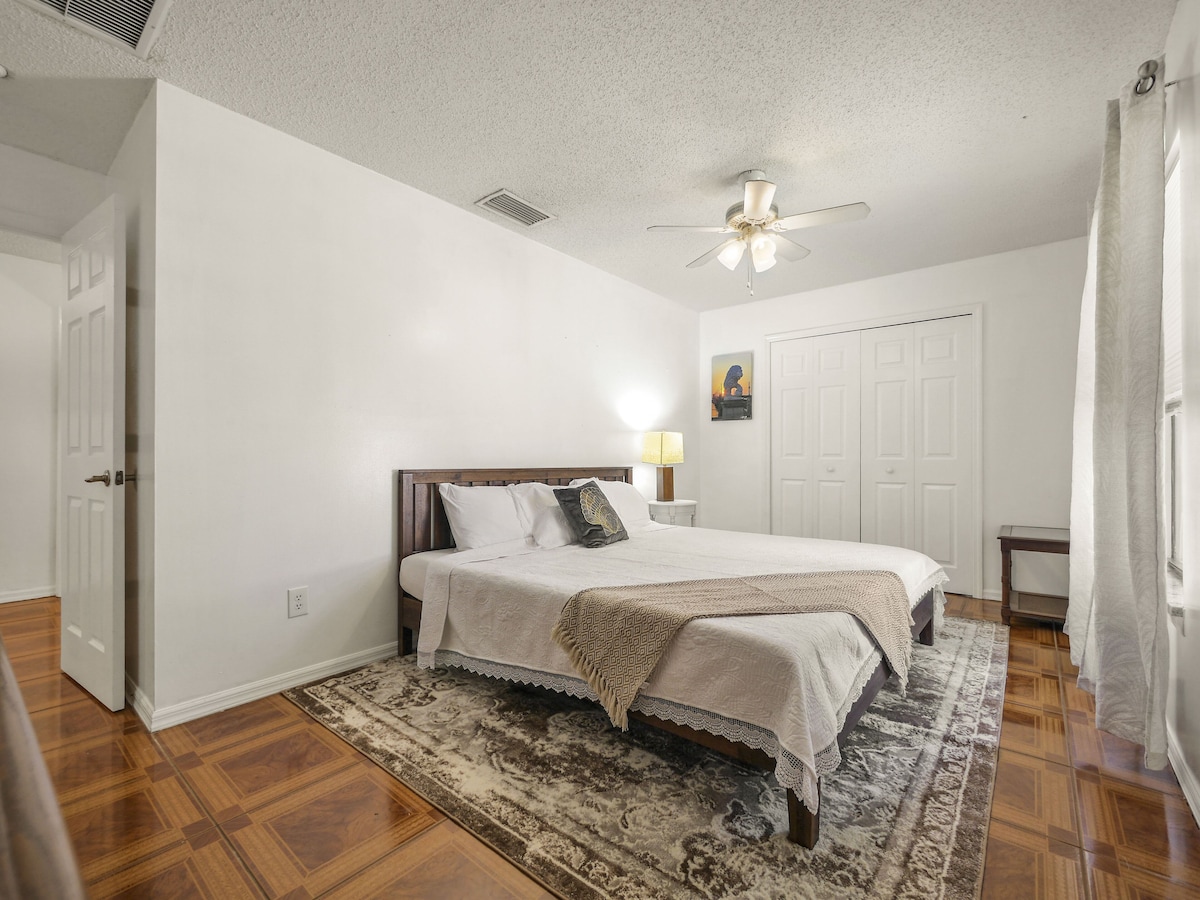 Photo 9 of Spacious Home Prime Location of St. Augustine: Pool, Hot Tub, & Fire Pit