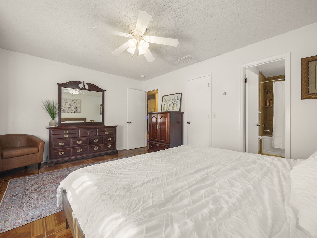 Photo 11 of Spacious Home Prime Location of St. Augustine: Pool, Hot Tub, & Fire Pit