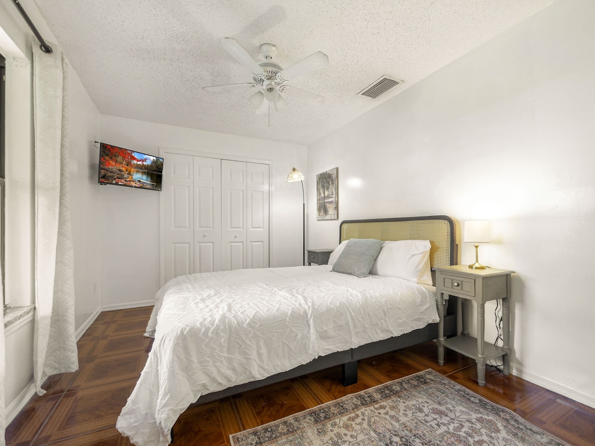 Photo 8 of Spacious Home Prime Location of St. Augustine: Pool, Hot Tub, & Fire Pit