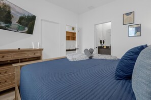 3 bedrooms, desk, iron/ironing board, WiFi - 8 min Disney, 1 min Pool. STAR WARS (Kissimmee)
