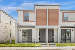 Exterior - 8 min Disney, 1 min Pool. STAR WARS (Kissimmee)