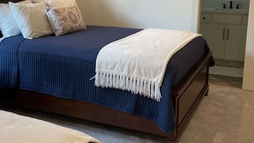 4 habitaciones, tabla de planchar con plancha, wifi y ropa de cama