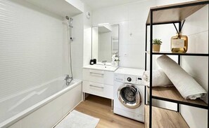 Hair dryer, towels - La Frontalière (Ambilly)