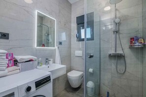 Bathroom - Villa with pool in a quiet location (Garica)