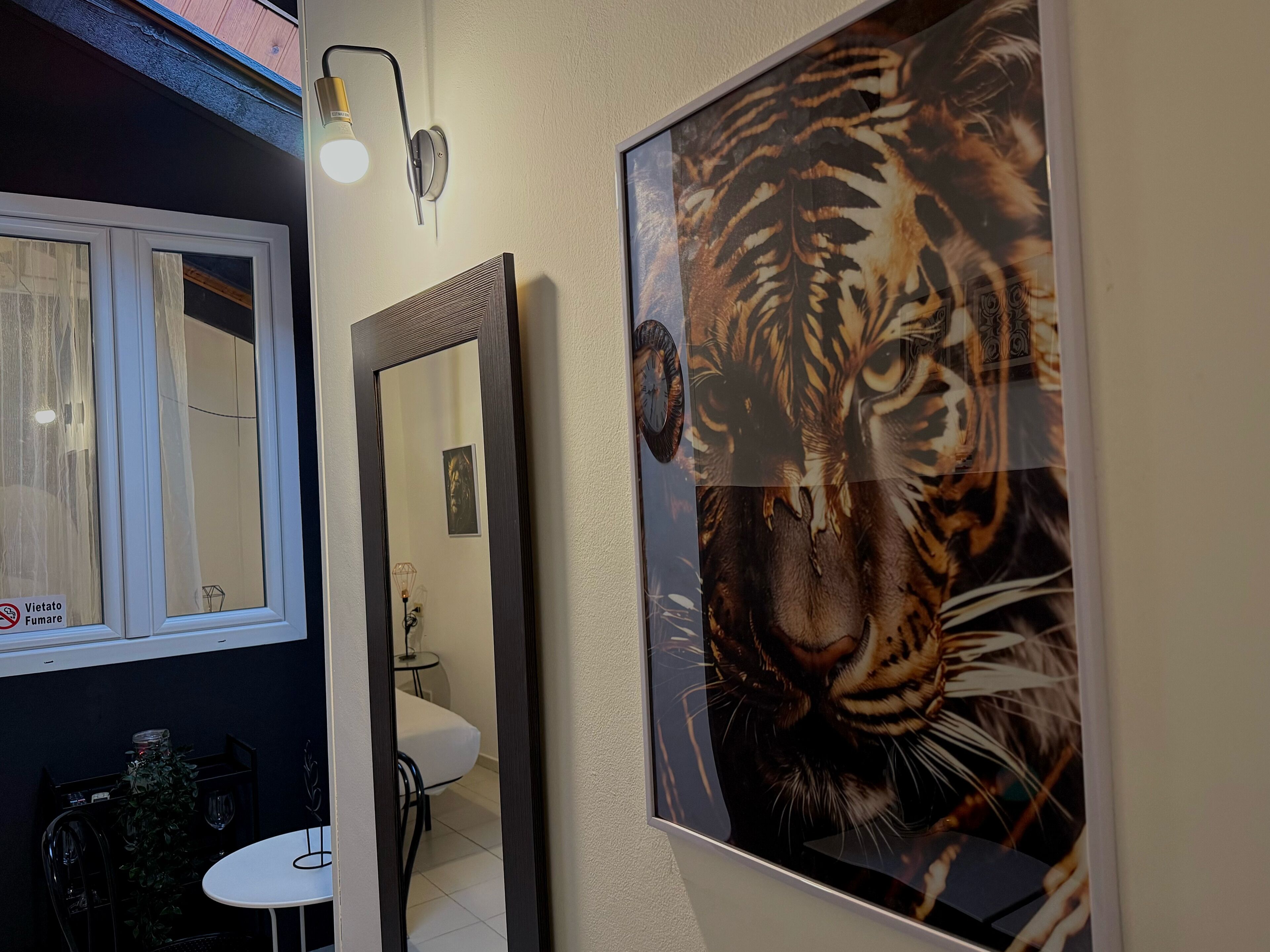 Business-Apartment | Wohnbereich | 40-Zoll-Flachbildfernseher mit Digitalempfang