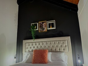 City Apartment | Premium bedding, down comforters, desk, free WiFi - HOSTING DREAMS ATTICS DUOMO (Milan)