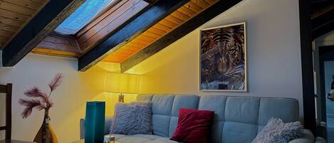 Basic Apartment | Living area